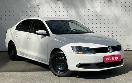 Volkswagen Jetta VI, 2011 год, 890 000 рублей, 2 фотография
