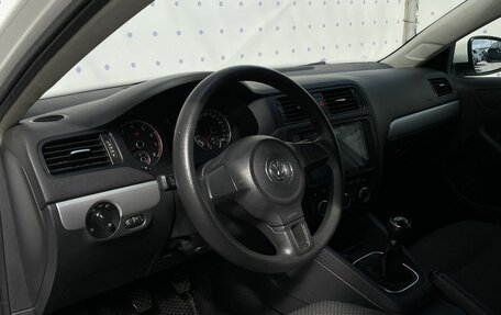 Volkswagen Jetta VI, 2011 год, 890 000 рублей, 15 фотография