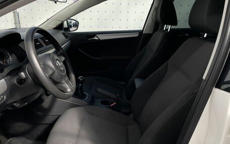 Volkswagen Jetta VI, 2011 год, 890 000 рублей, 11 фотография