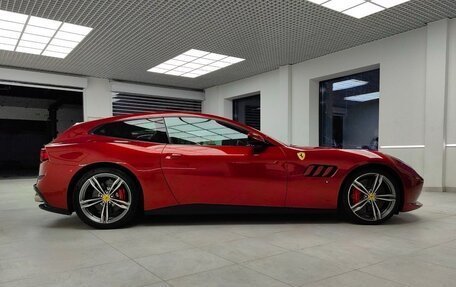 Ferrari GTC4Lusso, 2017 год, 16 000 000 рублей, 2 фотография