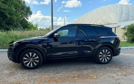 Volkswagen Touareg III, 2019 год, 4 900 000 рублей, 3 фотография