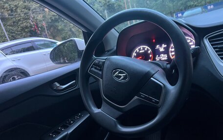 Hyundai Solaris II рестайлинг, 2019 год, 960 000 рублей, 13 фотография
