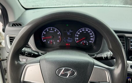 Hyundai Solaris II рестайлинг, 2018 год, 630 000 рублей, 9 фотография