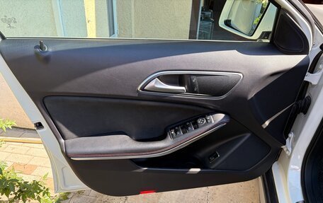 Mercedes-Benz GLA, 2015 год, 2 200 000 рублей, 17 фотография