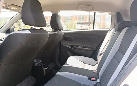 Toyota Yaris XP150 рестайлинг, 2022 год, 1 042 000 рублей, 18 фотография