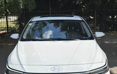 Hyundai Elantra, 2026 год, 2 100 000 рублей, 2 фотография