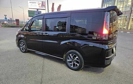 Honda Stepwgn IV, 2017 год, 1 890 000 рублей, 6 фотография