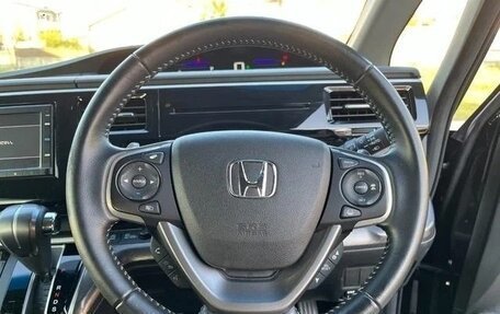 Honda Stepwgn IV, 2017 год, 1 890 000 рублей, 12 фотография
