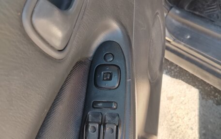 Mazda 323, 1997 год, 220 000 рублей, 13 фотография