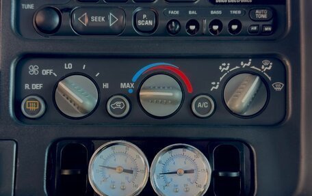 GMC Yukon III, 1996 год, 6 000 000 рублей, 23 фотография