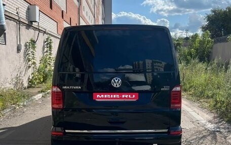 Volkswagen Multivan T6 рестайлинг, 2016 год, 3 910 000 рублей, 10 фотография