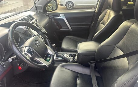 Toyota Land Cruiser Prado 150 рестайлинг 2, 2014 год, 2 950 000 рублей, 5 фотография