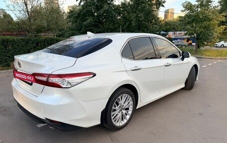 Toyota Camry, 2018 год, 2 390 000 рублей, 10 фотография