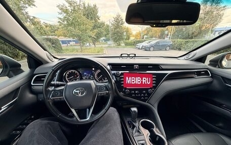 Toyota Camry, 2018 год, 2 390 000 рублей, 7 фотография