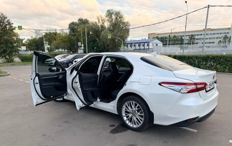 Toyota Camry, 2018 год, 2 390 000 рублей, 24 фотография