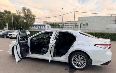 Toyota Camry, 2018 год, 2 390 000 рублей, 23 фотография