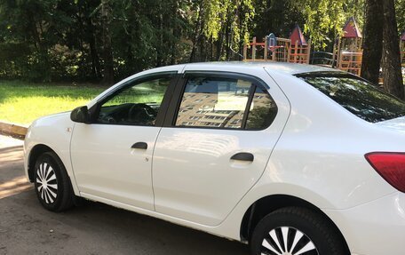 Renault Logan II, 2019 год, 600 000 рублей, 4 фотография
