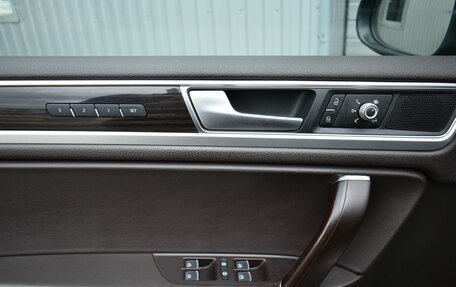 Volkswagen Touareg III, 2016 год, 2 499 000 рублей, 8 фотография