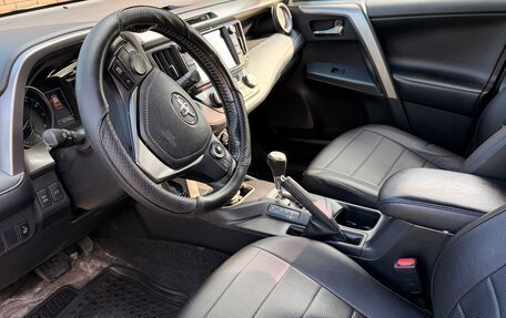 Toyota RAV4, 2018 год, 2 300 000 рублей, 6 фотография