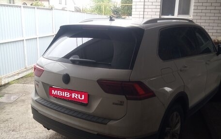 Volkswagen Tiguan II, 2017 год, 2 100 000 рублей, 2 фотография