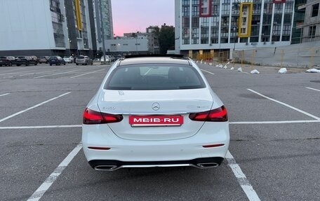 Mercedes-Benz E-Класс, 2022 год, 6 490 000 рублей, 10 фотография