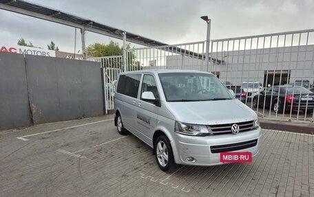 Volkswagen Multivan T5, 2013 год, 2 345 000 рублей, 2 фотография