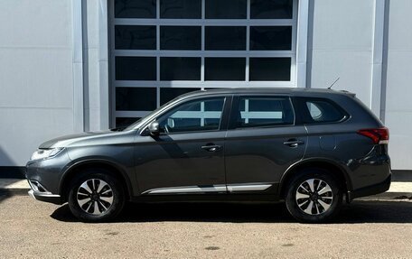 Mitsubishi Outlander III рестайлинг 3, 2015 год, 1 650 000 рублей, 2 фотография