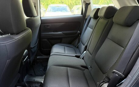 Mitsubishi Outlander III рестайлинг 3, 2015 год, 1 650 000 рублей, 10 фотография