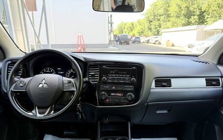 Mitsubishi Outlander III рестайлинг 3, 2015 год, 1 650 000 рублей, 13 фотография
