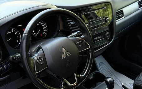 Mitsubishi Outlander III рестайлинг 3, 2015 год, 1 650 000 рублей, 15 фотография