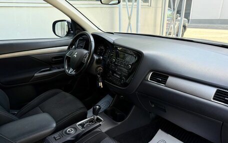 Mitsubishi Outlander III рестайлинг 3, 2015 год, 1 650 000 рублей, 11 фотография