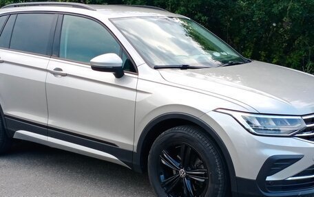 Volkswagen Tiguan II, 2020 год, 2 495 000 рублей, 2 фотография