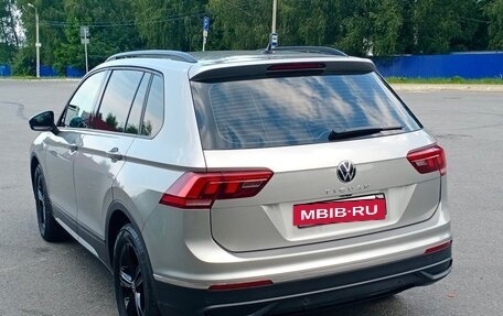 Volkswagen Tiguan II, 2020 год, 2 495 000 рублей, 3 фотография