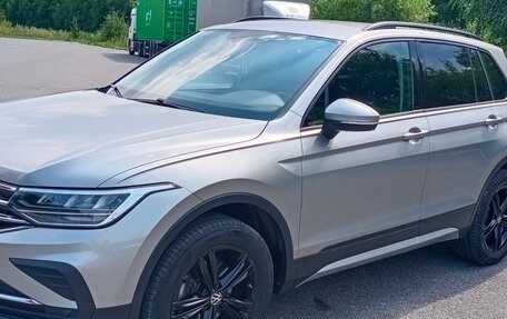 Volkswagen Tiguan II, 2020 год, 2 495 000 рублей, 19 фотография