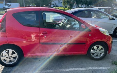 Peugeot 107 I рестайлинг, 2012 год, 520 000 рублей, 3 фотография