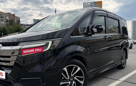 Honda Stepwgn IV, 2017 год, 2 450 000 рублей, 1 фотография