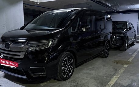 Honda Stepwgn IV, 2017 год, 2 450 000 рублей, 14 фотография