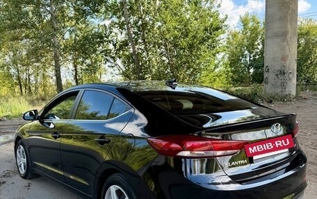Hyundai Elantra VI рестайлинг, 2018 год, 1 600 000 рублей, 2 фотография