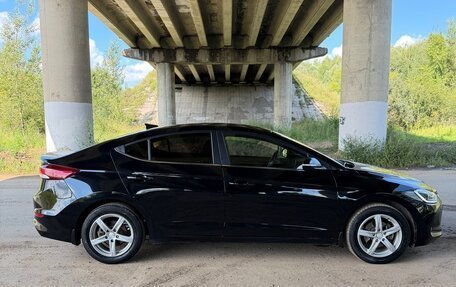 Hyundai Elantra VI рестайлинг, 2018 год, 1 600 000 рублей, 8 фотография