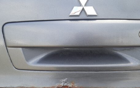 Mitsubishi Outlander III рестайлинг 3, 2006 год, 450 000 рублей, 14 фотография
