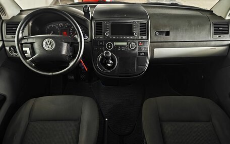 Volkswagen Multivan T5, 2003 год, 850 000 рублей, 12 фотография