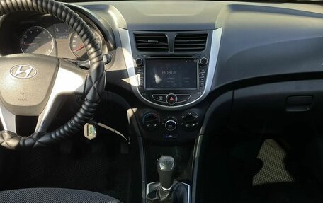 Hyundai Solaris II рестайлинг, 2013 год, 690 000 рублей, 3 фотография