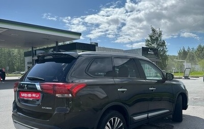 Mitsubishi Outlander III рестайлинг 3, 2019 год, 2 280 000 рублей, 1 фотография