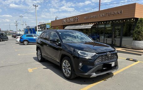 Toyota RAV4, 2021 год, 3 300 000 рублей, 3 фотография
