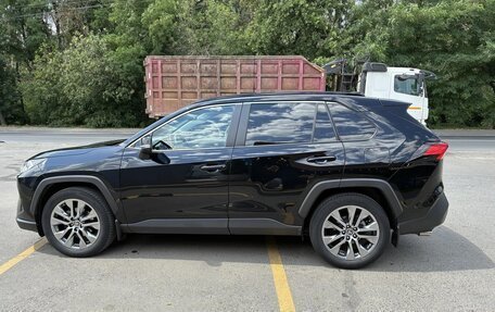 Toyota RAV4, 2021 год, 3 300 000 рублей, 9 фотография