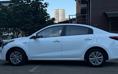 KIA Rio IV, 2021 год, 950 000 рублей, 2 фотография