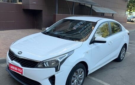 KIA Rio IV, 2021 год, 950 000 рублей, 3 фотография