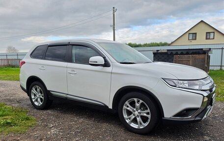 Mitsubishi Outlander III рестайлинг 3, 2020 год, 2 499 900 рублей, 8 фотография