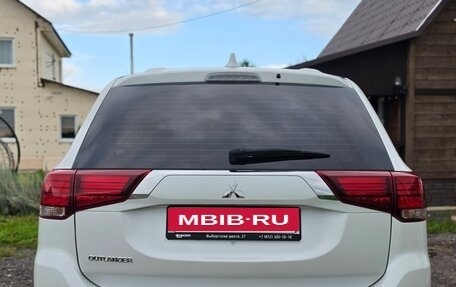 Mitsubishi Outlander III рестайлинг 3, 2020 год, 2 499 900 рублей, 5 фотография
