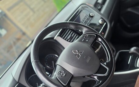 Mitsubishi Outlander III рестайлинг 3, 2020 год, 2 499 900 рублей, 16 фотография